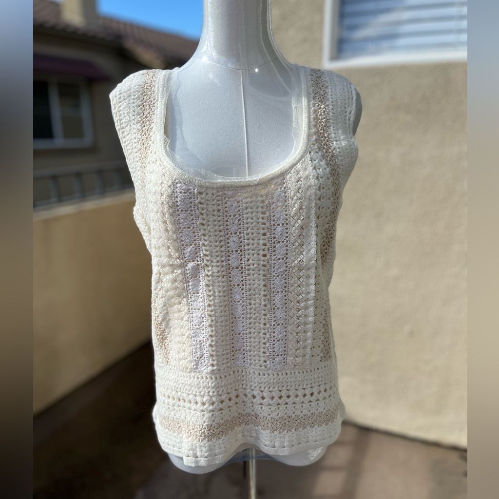 Cynthia Steffe Women's Cream Crochet Top